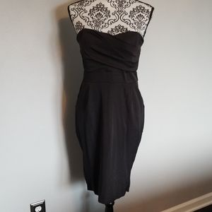 Sweetheart Dress Midi with Pockets.